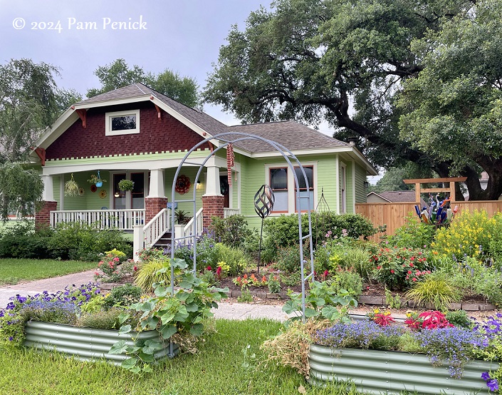 Front-yard gardens and free spirits in Houston's Heights